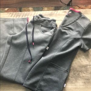 Smitten scrub set 👩🏻‍⚕️